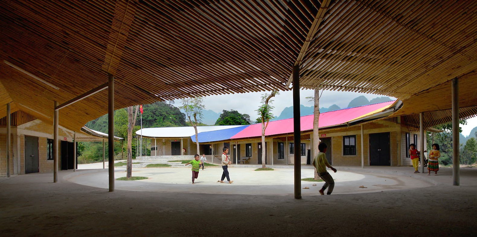 1+1>2 architects, Jungle Flower by 1+1>2, Lung Luong elementary school, Jungle Flower school, Jungle Flower school in Lung Luong, school design by 1+1>2, north Vietnam projects by 1+1>2, rammed earth school, bamboo school, Thai Nguyen Province school