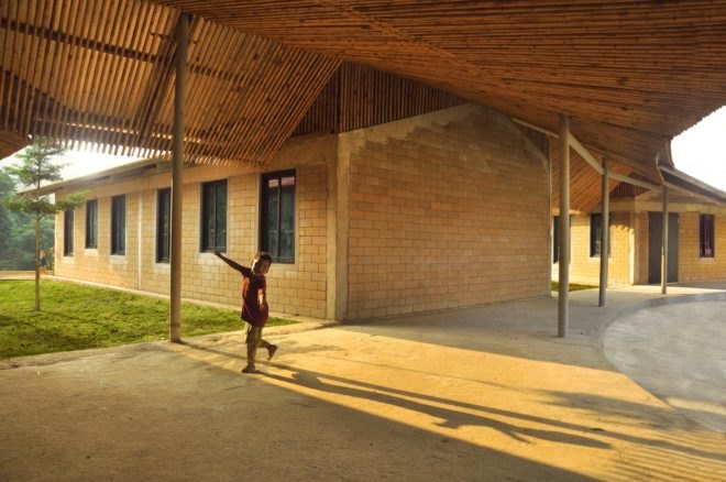 1+1>2 architects, Jungle Flower by 1+1>2, Lung Luong elementary school, Jungle Flower school, Jungle Flower school in Lung Luong, school design by 1+1>2, north Vietnam projects by 1+1>2, rammed earth school, bamboo school, Thai Nguyen Province school