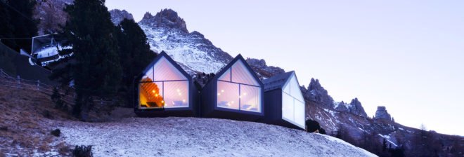 Oberholz, Oberholz Mountain Hut, Oberholz Mountain Hut by Peter Pichler and Pavol Mikolajcak, Peter Pichler, Peter Pichler Architecture, Pavol Mikolajcak, Obereggen, Obereggen ski resort, Italy, Dolomites, mountain, mountains, mountain hut, mountain huts, hut, huts, restaurant, restaurants, bar, bars, cantilevered, tree, fallen tree, nature, wood, spruce, larch, oak, architecture, design
