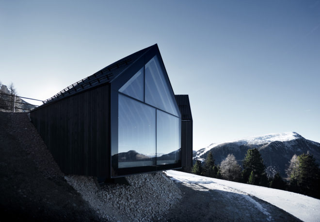 Oberholz, Oberholz Mountain Hut, Oberholz Mountain Hut by Peter Pichler and Pavol Mikolajcak, Peter Pichler, Peter Pichler Architecture, Pavol Mikolajcak, Obereggen, Obereggen ski resort, Italy, Dolomites, mountain, mountains, mountain hut, mountain huts, hut, huts, restaurant, restaurants, bar, bars, cantilevered, tree, fallen tree, nature, wood, spruce, larch, oak, architecture, design