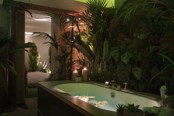 Outside In House by Pantone and Airbnb, Outside In House in London, Outside in House Airbnb, Pantone Color of the Year house, Greenery house in London, nature-filled homes, nature-filled apartments, nature-filled Airbnb, Clerkenwell Outside in House, Clerkenwell nature-filled home,
