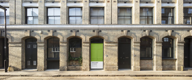 Outside In House by Pantone and Airbnb, Outside In House in London, Outside in House Airbnb, Pantone Color of the Year house, Greenery house in London, nature-filled homes, nature-filled apartments, nature-filled Airbnb, Clerkenwell Outside in House, Clerkenwell nature-filled home,