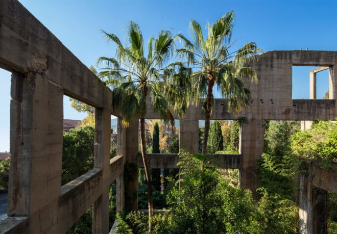 Cement Factory home, Cement Factory turned into a home, adaptive reuse factory, Ricardo Bofill house, Ricardo Bofill renovated cement factory, renovated factories into housing, Ricardo Bofill La Fabrica