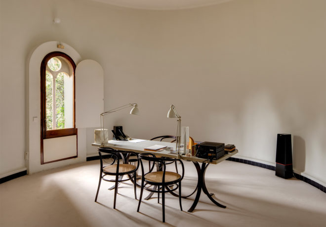 Cement Factory home, Cement Factory turned into a home, adaptive reuse factory, Ricardo Bofill house, Ricardo Bofill renovated cement factory, renovated factories into housing, Ricardo Bofill La Fabrica