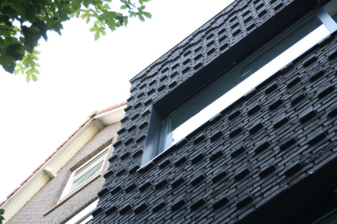 SkinnyScar house, Gwendolyn Huisman, Marijn Boterman, narrow home design, tiny home, skinny home, brick homes, tiny home design, skinny homes, Skinny house, skinny home design, narrow homes, solar power, rooftop garden,
