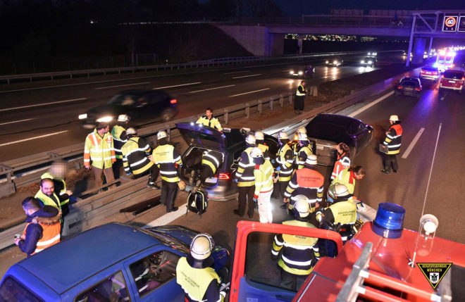 Tesla, Tesla Model S, Volkswagen, Volkswagen Passat, Elon Musk, Musk, Manfred Kick, Germany, Autobahn, driving, driver, car, cars, car crash, electric car, electric cars, electric vehicles, electric vehicle, helping people, saving lives, save a life
