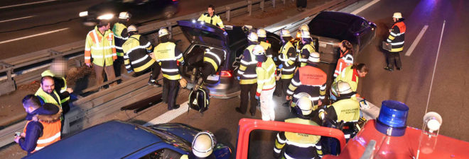 Tesla, Tesla Model S, Volkswagen, Volkswagen Passat, Elon Musk, Musk, Manfred Kick, Germany, Autobahn, driving, driver, car, cars, car crash, electric car, electric cars, electric vehicles, electric vehicle, helping people, saving lives, save a life
