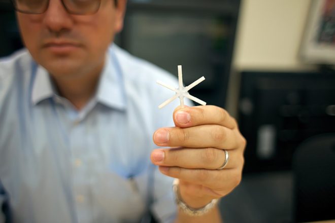 ingestible battery powered by stomach acid, ingestible battery, ingestible electronic devices, wearable tech, medicine, health