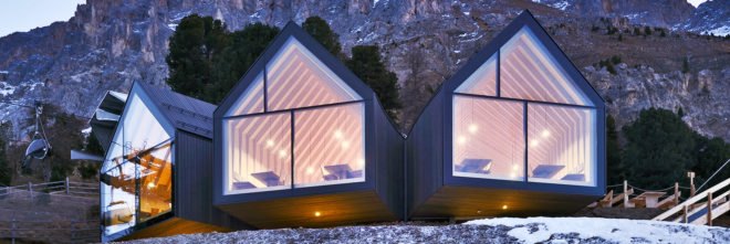 Oberholz Mountain Hut, Oberholz Mountain Hut by Peter Pichler Architecture, Oberholz Mountain Hut by Peter Pichler Architecture and Pavol Mikolajcak, Peter Pichler Architecture, Peter Pichler, Pavol Mikolajcak, Italian mountain hut, wooden mountain hut, ski resort mountain hut