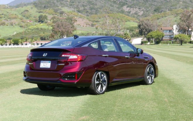 honda, honda clarity, clarity fuel cell, honda clarity fuel cell, clarity review, honda clarity review, honda review, fuel cell vehicle, automotive, car review, green car, hydrogen, electric car, fuel cell, hydrogen powered car, green transportation, green car, 2017 honda clarity, 2017 clarity review, toyota mirai, mirai