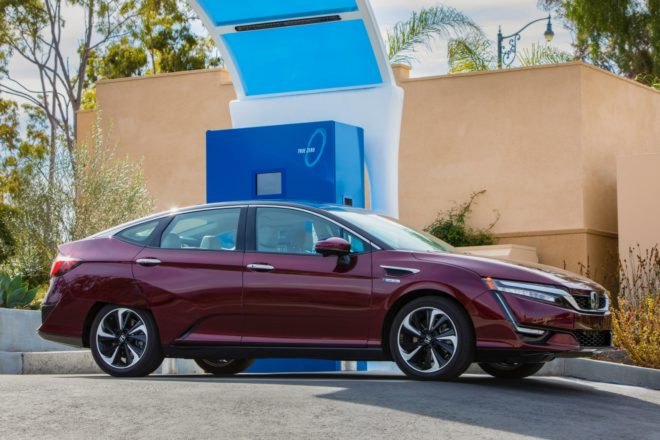 honda, honda clarity, clarity fuel cell, honda clarity fuel cell, clarity review, honda clarity review, honda review, fuel cell vehicle, automotive, car review, green car, hydrogen, electric car, fuel cell, hydrogen powered car, green transportation, green car, 2017 honda clarity, 2017 clarity review, toyota mirai, mirai