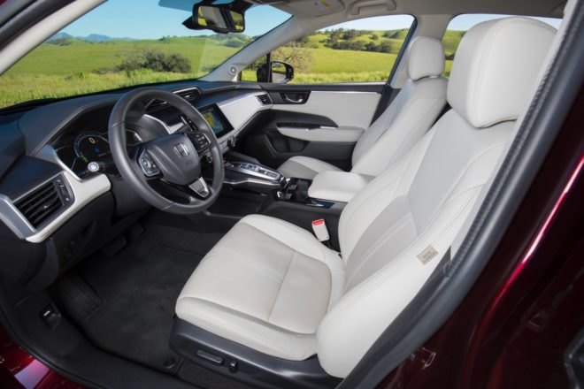 honda, honda clarity, clarity fuel cell, honda clarity fuel cell, clarity review, honda clarity review, honda review, fuel cell vehicle, automotive, car review, green car, hydrogen, electric car, fuel cell, hydrogen powered car, green transportation, green car, 2017 honda clarity, 2017 clarity review, toyota mirai, mirai