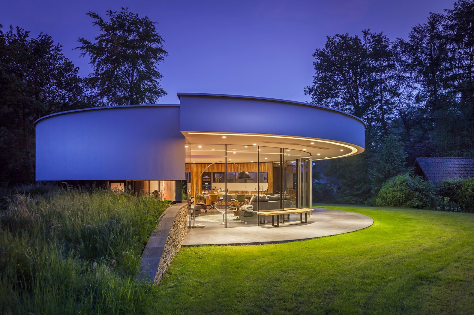 360 Villa by 123DV, circular home designs, dog-friendly custom home, circular homes in the netherlands, small circular homes, circular homes with panoramic views