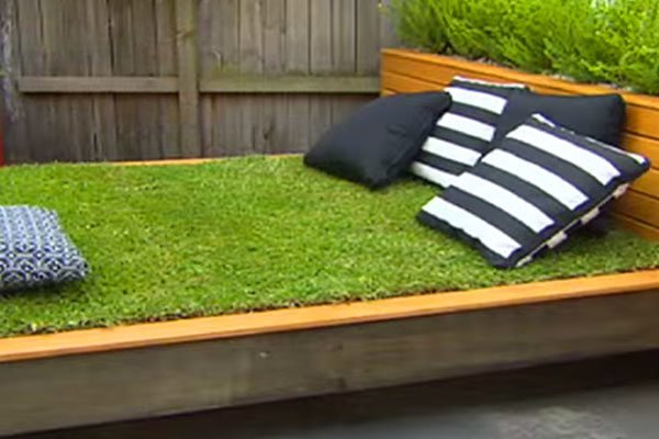 Jason Hodges, Grass Daybed, diy yard tips, grass bed, australian landscape gardener, Better Homes & Gardens, diy grass bed, diy garden furniture, picnic tips, green design, make your own bed, landscape art, yard art