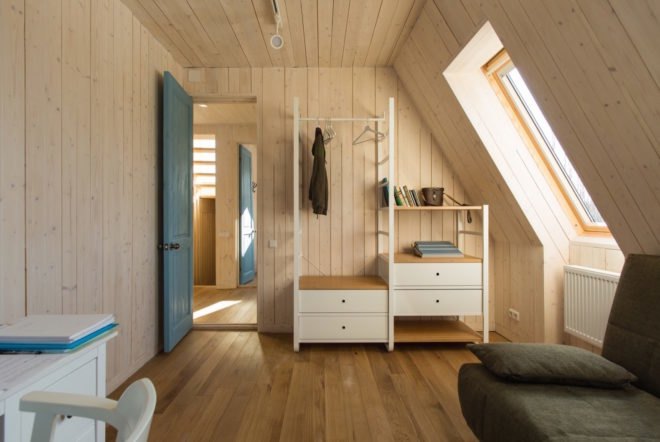 House in Pribylovo by Chvoya, pine contemporary home, modern home design in Russia, pine clad house, House in Pribylovo, Chvoya house architecture