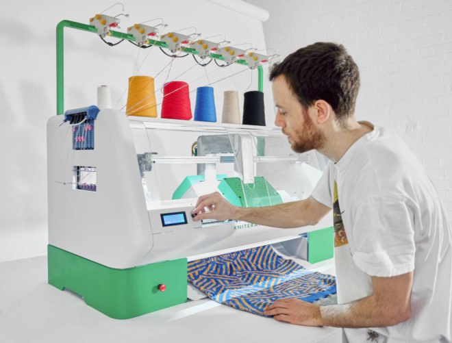 Kniterate, open source knitting, diy clothes, knitting machine, kniterate kickstarter, OpenKnit Printer, Gerard Rubio, Knitic software, knitting software, DIY clothes, Wearable Technology, printed clothing, diy knitting, sweater machines, modern knitting, fashion, diy fasion