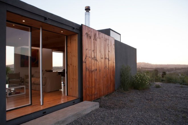 Leyda House, Ignacio Rojas Hirigoyen, Alfredo Gonzalez Briceño, architecture, design, homes in chile, timber homes, timber-clad structures, wooden homes, wood floors, wood ceilings, minimalist design, chilean architecture, chilean homes, leyda valley,