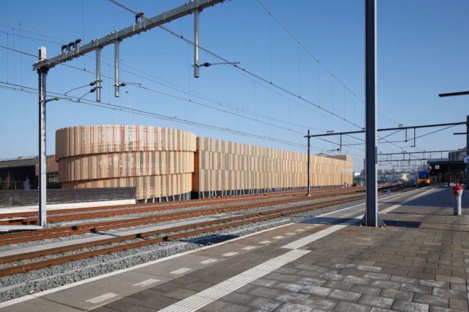 Zutphen park and ride building by MoederscheimMoonen Architects, park and ride architecture, park and ride buildings, beautiful park and ride, Zutphen park and ride, park and ride in Noorderhaven, bicycle parking in Zutphen