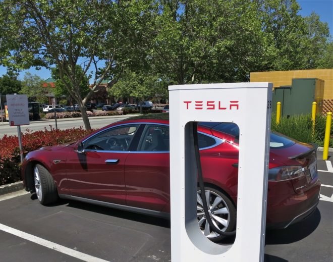 Tesla, California, emissions rules, fuel economy, fuel efficiency