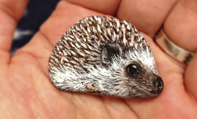 Akie Nakata, japanese stone artist, japanese stone art, painted rocks, painted rock animals, rock art, japanese art, Akie Nakata Stone Animal Art, rock artist, stone artist, animal designs, animal art, animal artists, animal stone art