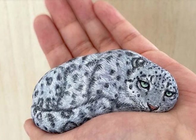 Akie Nakata, japanese stone artist, japanese stone art, painted rocks, painted rock animals, rock art, japanese art, Akie Nakata Stone Animal Art, rock artist, stone artist, animal designs, animal art, animal artists, animal stone art