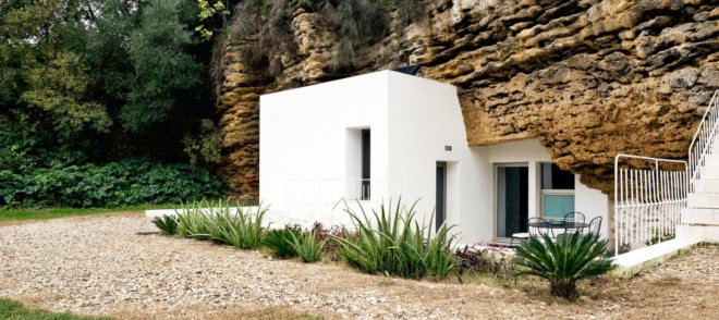 Cuevas del Pino by UMMO Estudio, Britain cave home, France cave home, Loess Plateau modern cave homes, contemporary cave homes, modern cave architecture, Ra Paulette cave homes New Mexico, New Mexico cave homes, sandstone cave homes