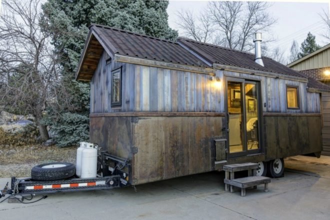 Earth and Sky palace, earth and sky tiny home, sophisticated tiny homes, luxury tiny homes, compact spaces, space-saving furniture, tiny homes for sale, unique tiny spaces, unique tiny homes, interior design tiny homes, flexible furniture, home design, tiny home design