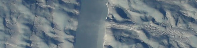 NASA, NASA Operation IceBridge, Operation IceBridge, Petermann Glacier, Greenland, Greenland glacier, Greenland glaciers, glacier, glaciers, ice shelf, ice island, ice islands, ice, crack, glacier crack, rift, glacier rift, chasm, glacier chasm, environment