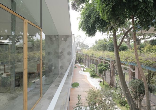 O-office Architects, work studios, plant house, green work-studio, green offices, garden office space, green work space, plants for office space, locally-sourced materials, timber and glass buildings, Guangzhou plant house, Chinese architecture, plant infused buildings, garden space, urban gardens, greenhouse, reformed greenhouse