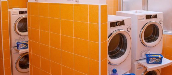 Pope Francis Laundry, Lavanderia di Papa Francesco, Pope Francis, Vatican, Rome, laundromat, free laundromat, laundry, washing machine, washing machines, dryer, dryers, homeless, homeless people, helping the homeless, helping people, poverty, pope