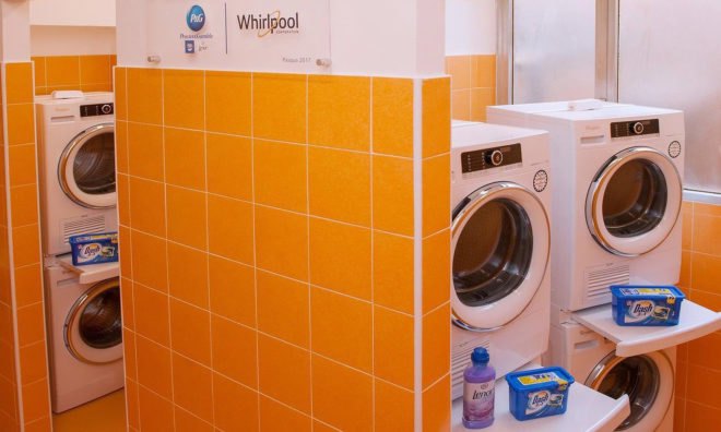 Pope Francis Laundry, Lavanderia di Papa Francesco, Pope Francis, Vatican, Rome, laundromat, free laundromat, laundry, washing machine, washing machines, dryer, dryers, homeless, homeless people, helping the homeless, helping people, poverty, pope