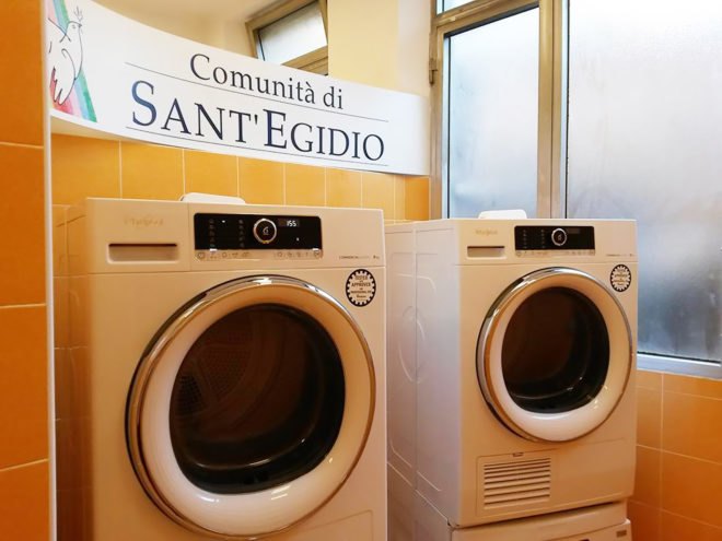 Pope Francis Laundry, Lavanderia di Papa Francesco, Pope Francis, Vatican, Rome, laundromat, free laundromat, laundry, washing machine, washing machines, dryer, dryers, homeless, homeless people, helping the homeless, helping people, poverty, pope