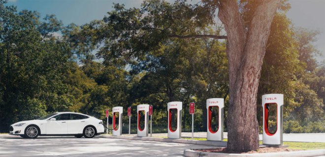 Tesla Superchargers, Tesla, Supercharger, solar powered charging, solar, electric cars, Tesla model 3, Tesla model x, Tesla Model s, Tesla destination chargers, Tesla charging, Tesla technology