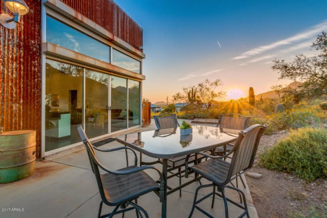 house near Tonto National Park, tiny desert home, tiny cube shaped homes, modern cube homes, contemporary cube homes, compact cube house, Arizona tiny house
