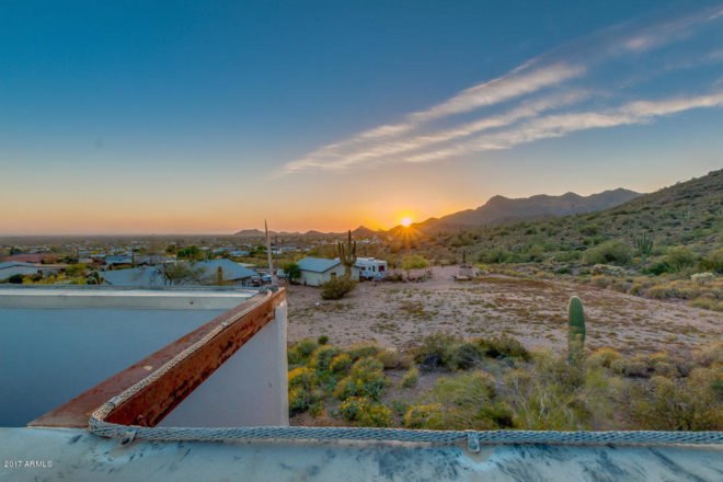 house near Tonto National Park, tiny desert home, tiny cube shaped homes, modern cube homes, contemporary cube homes, compact cube house, Arizona tiny house
