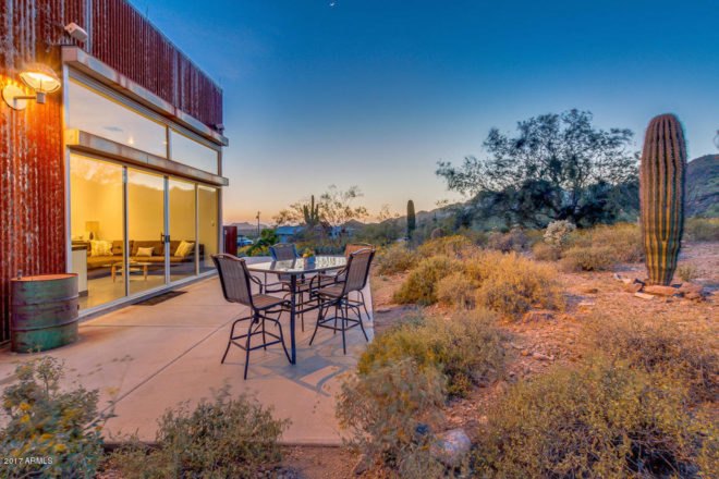 house near Tonto National Park, tiny desert home, tiny cube shaped homes, modern cube homes, contemporary cube homes, compact cube house, Arizona tiny house