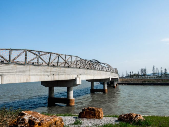 Wuxi Harbor Bridge by Mimesis Architecture Studio, bamboo bridge, bamboo bridge in Dingshu Town, carbonized bamboo, carbonized bamboo bridge, bamboo formwork