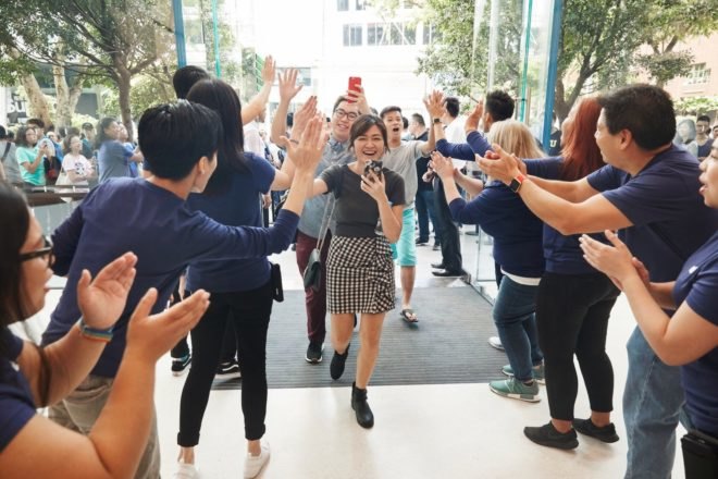 Singapore Apple Store, Apple Orchard Road by Foster + Partners, Apple Orchard Road, Genius Grove Singapore, sustainable Apple store, Apple and renewable energy,