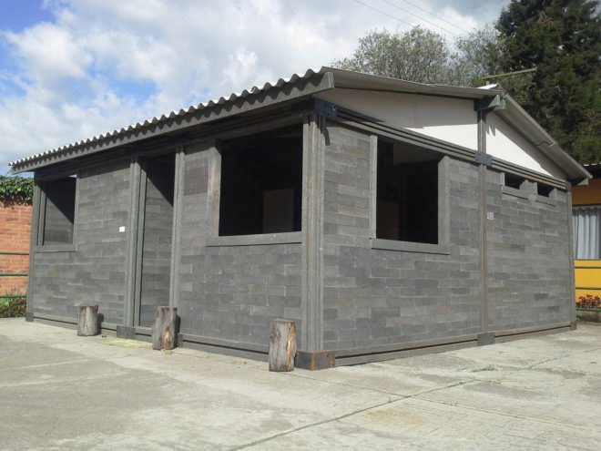 Conceptos Plásticos, Fernando Llanos, Óscar Méndez, recycled materials, recycled plastic, LEGO bricks, LEGO like bricks, LEGO home building, recycled plastic bricks, recycled plastic materials, green building, green construction, humanitarian desig