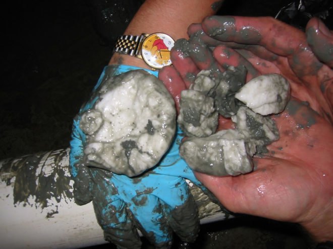 Flammable ice, methane hydrate, methane hydrates, methane, natural gas, gas, ice, energy, energy source, fuel, fuel source, China, South China Sea, extraction, mining