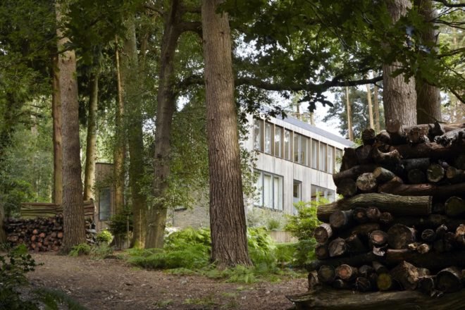 House in the Woods by alma-nac, House in the Woods in England, prefabricated housing, prefab contemporary home, SIPs architecture, SIP prefab home,