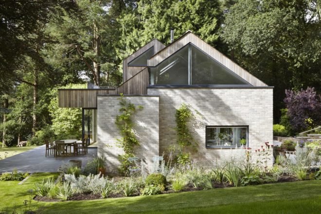House in the Woods by alma-nac, House in the Woods in England, prefabricated housing, prefab contemporary home, SIPs architecture, SIP prefab home,
