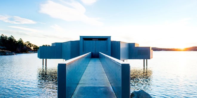 Kallbadhus, bath house, timber cladding, Sweden, Kallbadhusets Vänner, White Arkitekter, green architecture, sauna, glulam beams, bridge
