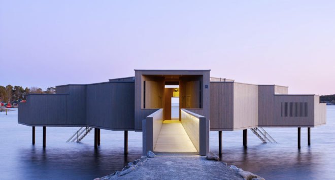 Kallbadhus, bath house, timber cladding, Sweden, Kallbadhusets Vänner, White Arkitekter, green architecture, sauna, glulam beams, bridge