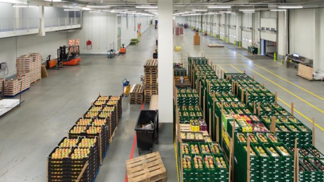 Nature’s Pride Maasdijk, Nature’s Pride distribution center, Nature’s Pride by Paul de Ruiter Architects, BREEAM Excellent architecture, BREEAM Excellent in Netherlands, sustainable distribution center, green roof bee hotel