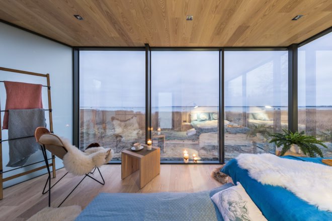 OOD, ÖÖD homes, tiny pop up hotel rooms, tiny moveable homes, Estonian home startup, pop up homes, modular tiny homes, mirrored glass architecture