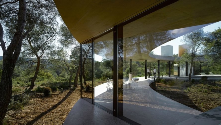 Solo Houses, Office KGDVS, Christian Bourdais, circular homes, round homes, round buildings, forest homes, forest living, off grid retreats, round home design, circular home design, glass homes, spanish architecture, concrete homes, interior design, off grid living, spanish retreats, Matarraña homes, 