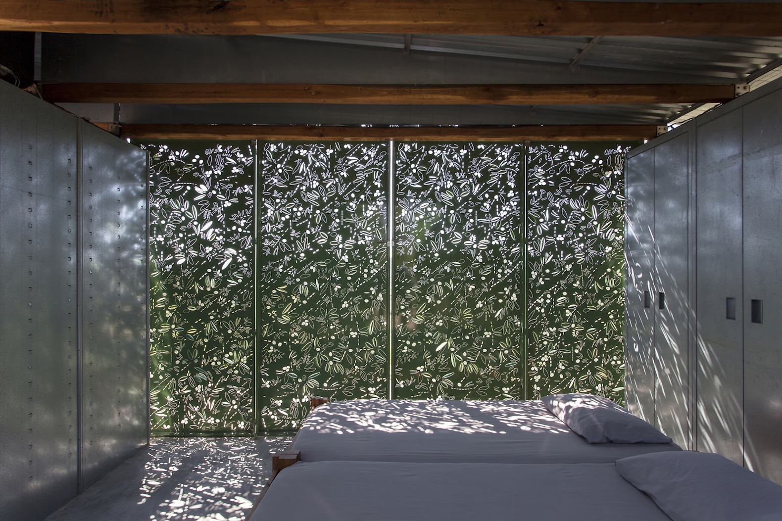 Olive Tree House by Eva Sopéoglou, Halkidiki house, Halkidiki summer house, prefabricated summer retreat, prefab Greek home, prefab summer home, METALSO in prefab homes,