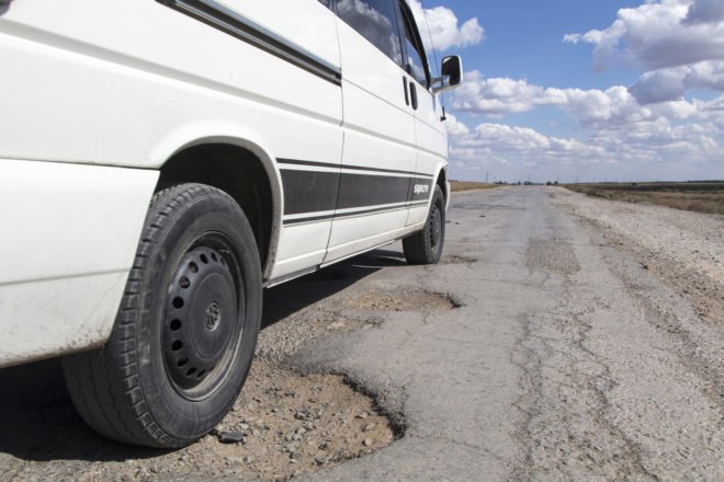 Infrastructure, failing infrastructure, pothole, potholes, road, roads, asphalt, self-healing, self-healing asphalt, concrete, self-healing concrete, self-healing materials, Erik Schlangen