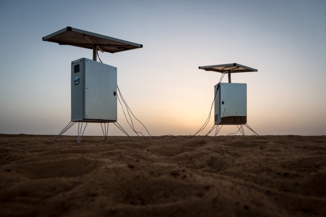 SunGlacier, Desert Twins, Desert Twins by SunGlacier, Ap Verheggen, Sahara, Sahara Desert, Mali, Africa, desert, sand, water, dry, well, condensation, sun, solar, solar power, solar energy, water issues